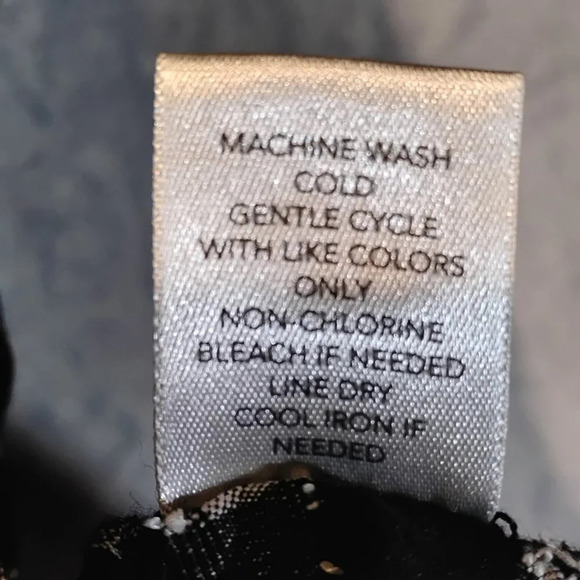 Christopher & Banks Black & White Short Sleeve Buttoned Shirt in Size XL. - Picture 7 of 10